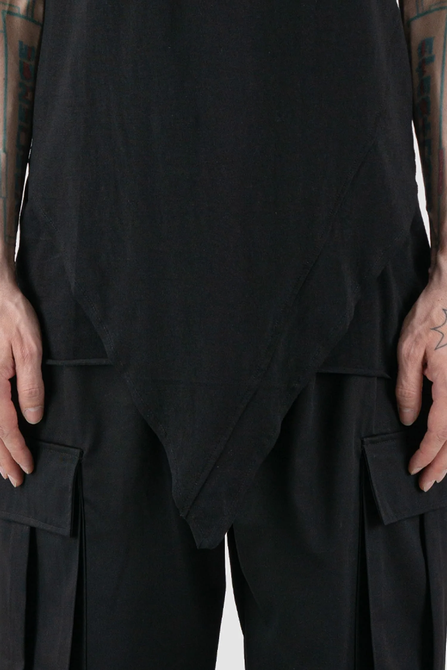 Black Asymmetric Pointed Tack T-Shirt - Image 4