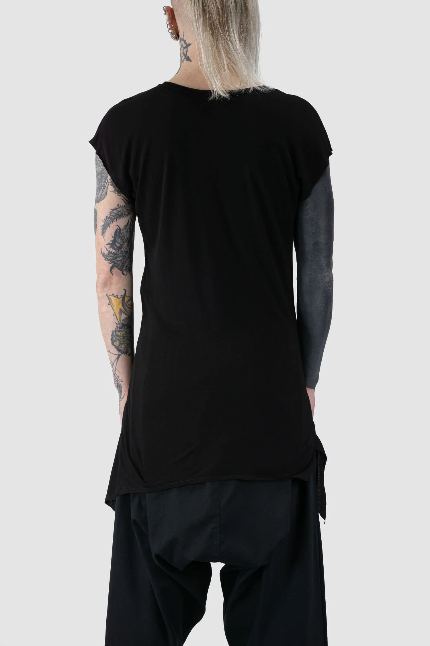 Black Wide V-Neck Bamboo Raglan T-Shirt - Image 3